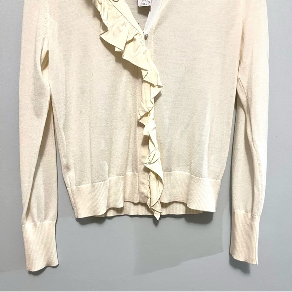 🏷️ j.crew cream color ruffle button snap cardigan - Picture 14 of 16
